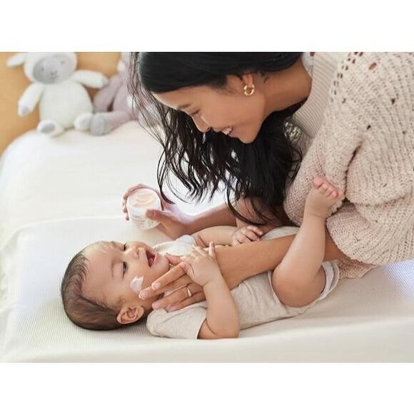 Babo Botanicals Sensitive Baby Fragrance-Free All Natural Healing Ointment - Picture 7 of 14